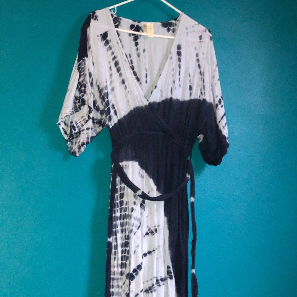 Tie Dye Kimono Sleeved Maxi Dress
